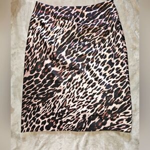Woman's leopard print pencil skirt size 6